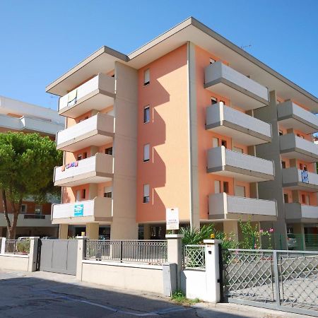 Apartment In Bibione Near Sea Beach Εξωτερικό φωτογραφία